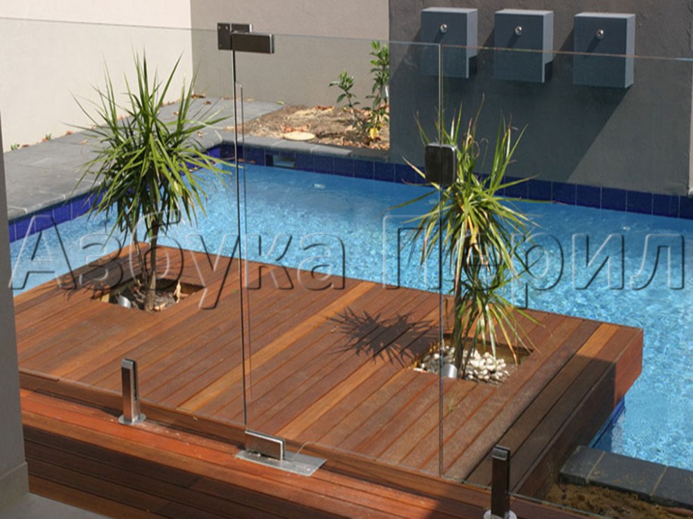 Любая конструкция, установленная в бассейне, так или иначе, имеет продолжительный, если не постоянный, контакт с водой